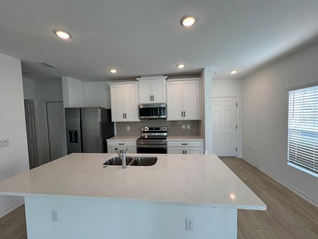 466 THOMPSON VILLAGE AVENUE, Apopka, FL 32703