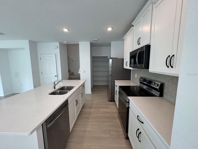 466 THOMPSON VILLAGE AVENUE, Apopka, FL 32703