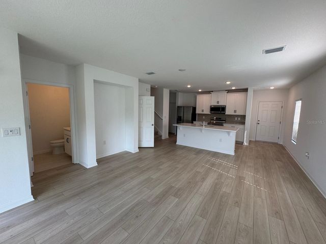 466 THOMPSON VILLAGE AVENUE, Apopka, FL 32703