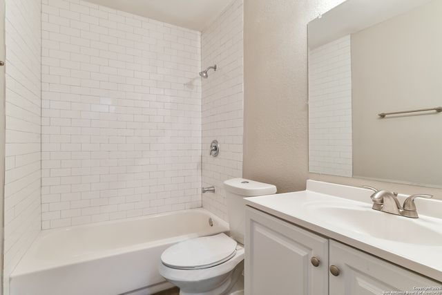 9550 New World, San Antonio, TX 78239