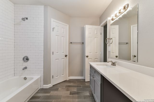 9550 New World, San Antonio, TX 78239