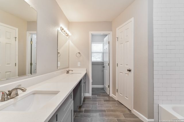 9550 New World, San Antonio, TX 78239