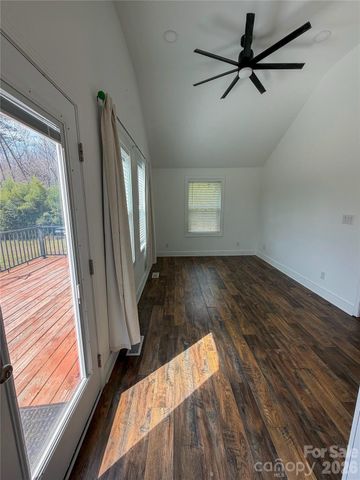 979 Howard Gap Road, Tryon, NC 28782