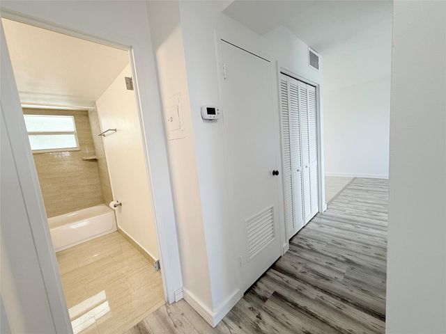 2555 NE 11th Street 606, Fort Lauderdale, FL 33304