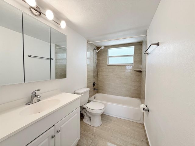 2555 NE 11th Street 606, Fort Lauderdale, FL 33304