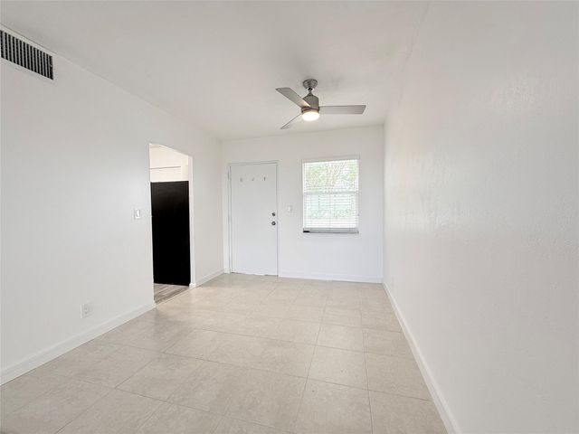 2555 NE 11th Street 606, Fort Lauderdale, FL 33304