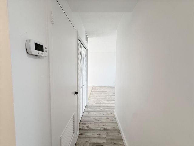 2555 NE 11th Street 606, Fort Lauderdale, FL 33304