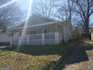 550 Lake Drive, Hapeville, GA 30354