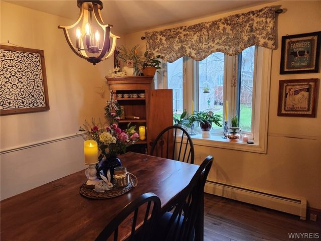 17 Organ Cres, West Seneca, NY 14224