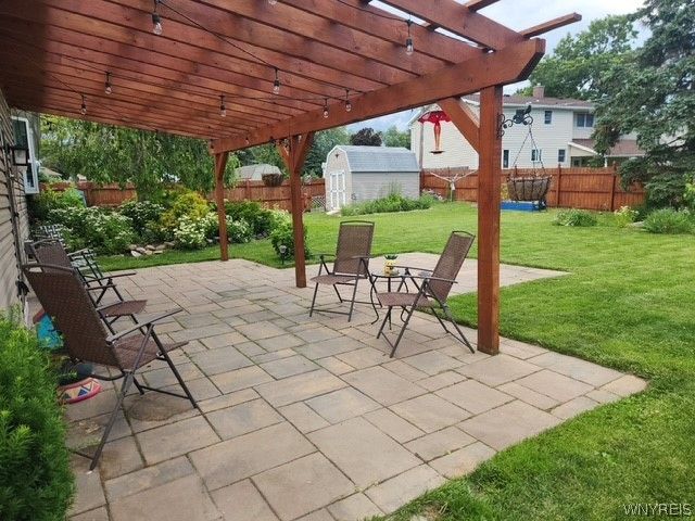 17 Organ Cres, West Seneca, NY 14224