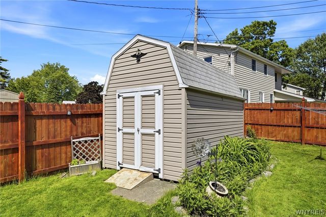 17 Organ Cres, West Seneca, NY 14224