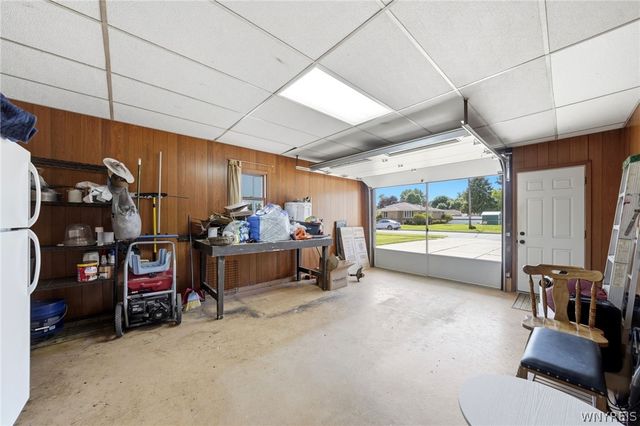 17 Organ Cres, West Seneca, NY 14224