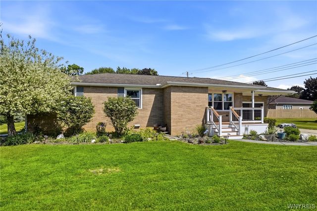 17 Organ Cres, West Seneca, NY 14224