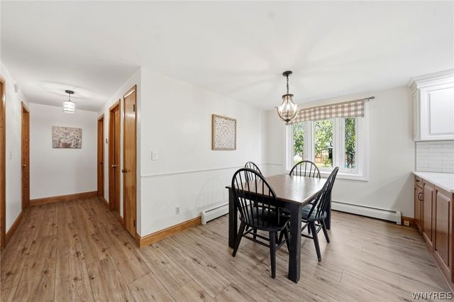 17 Organ Cres, West Seneca, NY 14224
