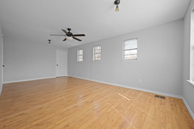 1802 N Wilhite Street, Cleburne, TX 76031