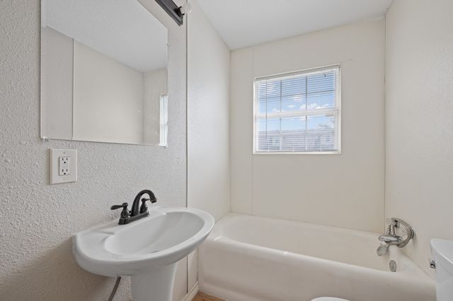 1802 N Wilhite Street, Cleburne, TX 76031