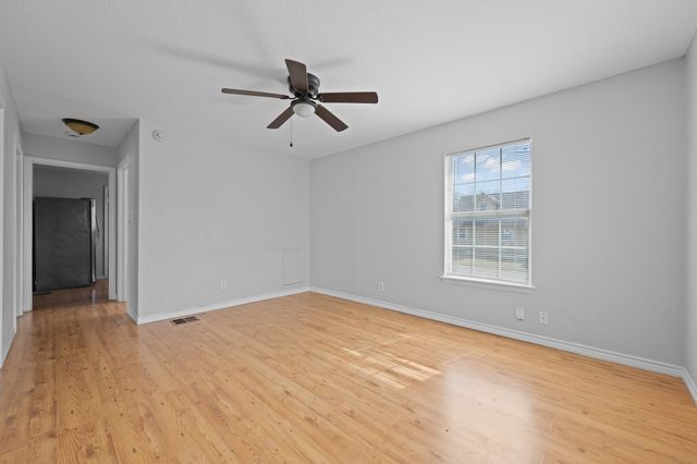 1802 N Wilhite Street, Cleburne, TX 76031