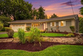 57 Quamwell Avenue S, Lakeland, MN 55043