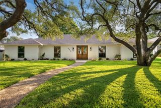 6910 Waggoner Drive, Dallas, TX 75230