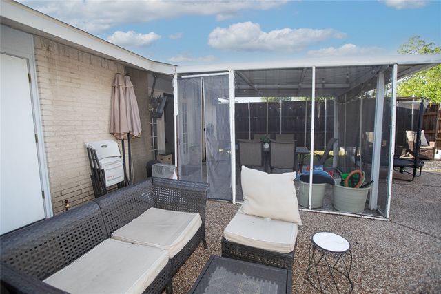 11850 High Valley Drive, Dallas, TX 75234