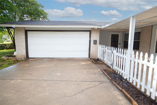 11850 High Valley Drive, Dallas, TX 75234