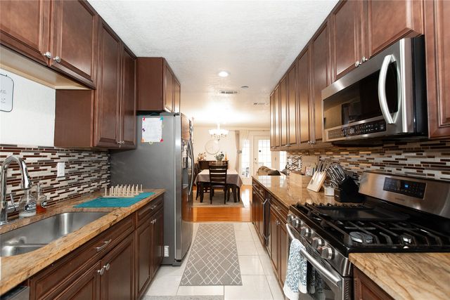 11850 High Valley Drive, Dallas, TX 75234