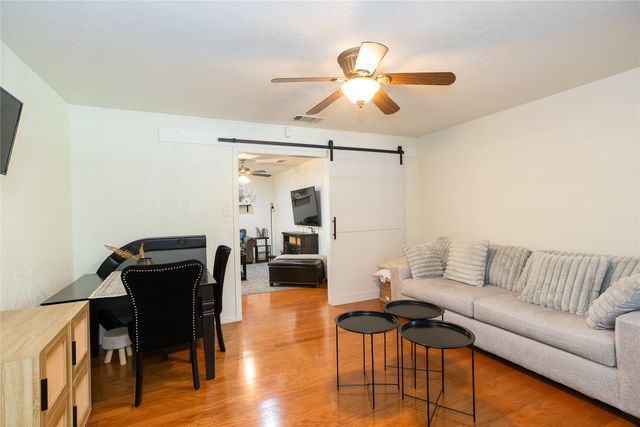 11850 High Valley Drive, Dallas, TX 75234