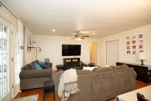 11850 High Valley Drive, Dallas, TX 75234