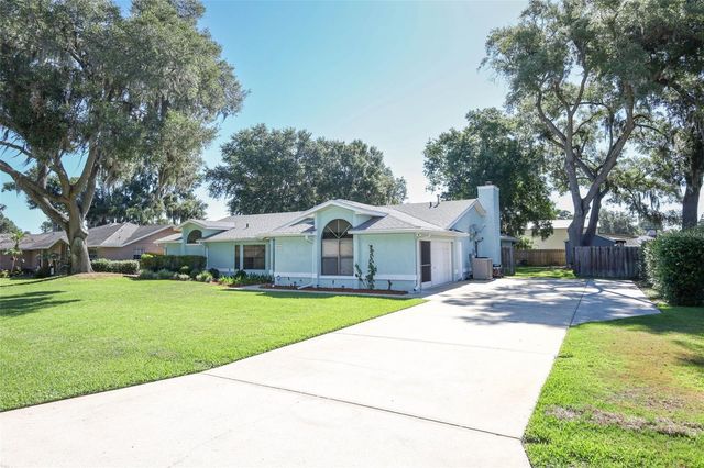 610 YORKTOWN DRIVE, Leesburg, FL 34748