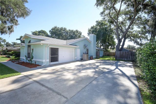 610 YORKTOWN DRIVE, Leesburg, FL 34748