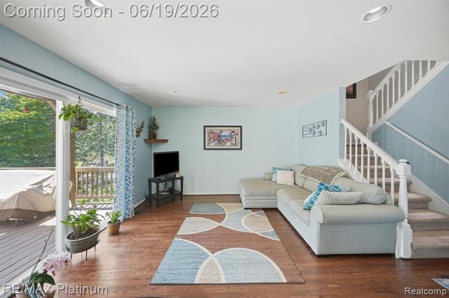 1321 Glen Oak Drive, Holly, MI 48442