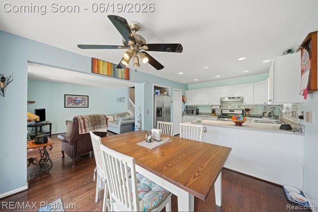 1321 Glen Oak Drive, Holly, MI 48442
