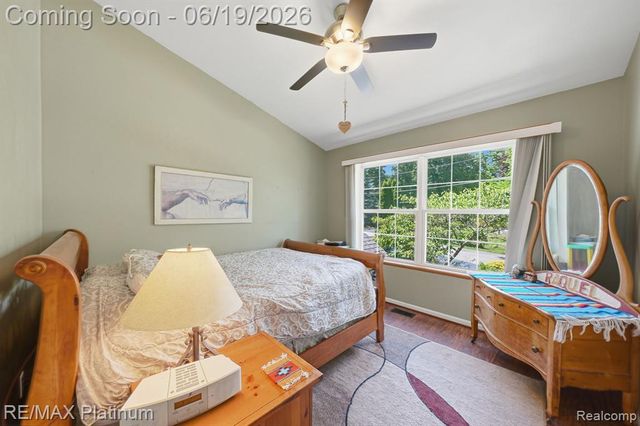 1321 Glen Oak Drive, Holly, MI 48442