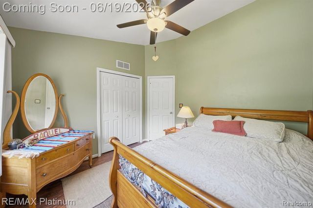 1321 Glen Oak Drive, Holly, MI 48442