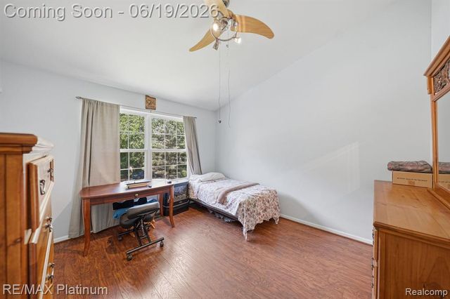 1321 Glen Oak Drive, Holly, MI 48442
