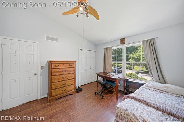 1321 Glen Oak Drive, Holly, MI 48442