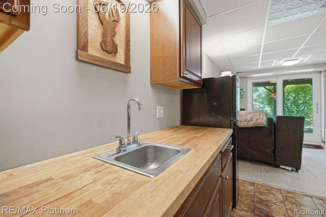 1321 Glen Oak Drive, Holly, MI 48442