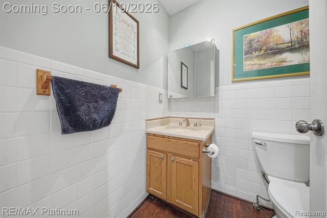 1321 Glen Oak Drive, Holly, MI 48442