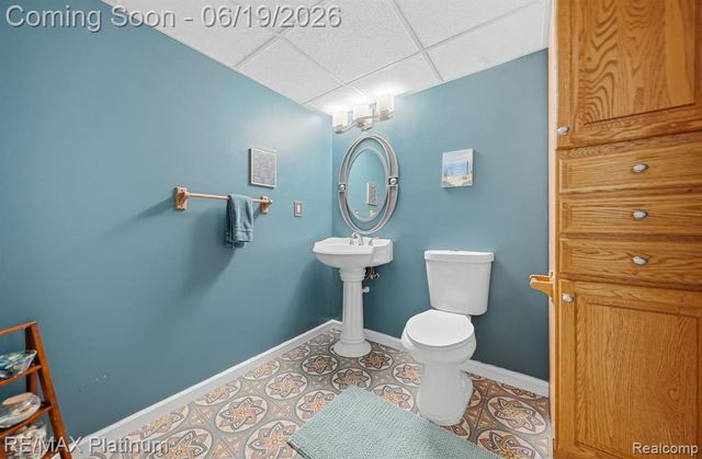 1321 Glen Oak Drive, Holly, MI 48442