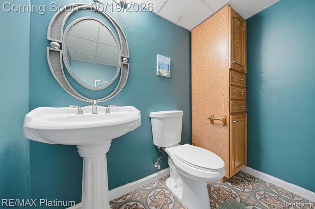 1321 Glen Oak Drive, Holly, MI 48442