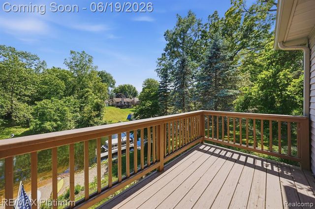 1321 Glen Oak Drive, Holly, MI 48442