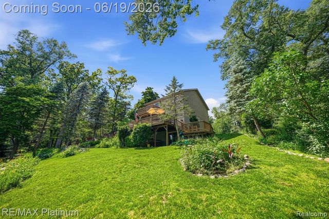 1321 Glen Oak Drive, Holly, MI 48442