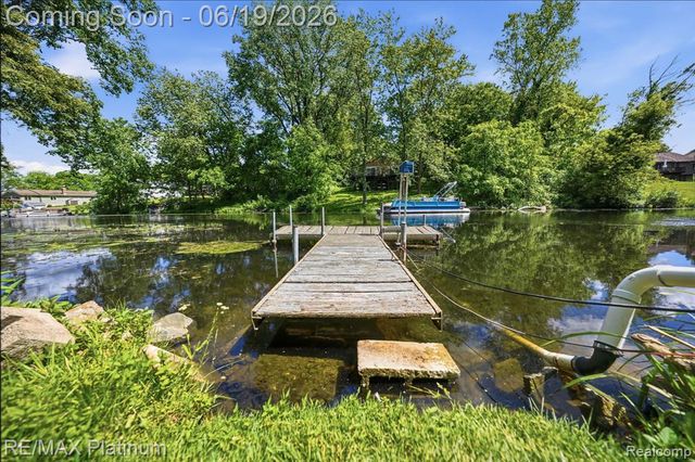 1321 Glen Oak Drive, Holly, MI 48442
