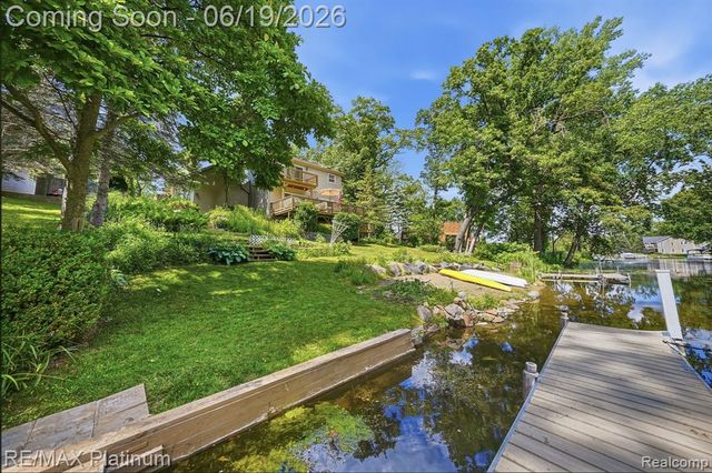 1321 Glen Oak Drive, Holly, MI 48442