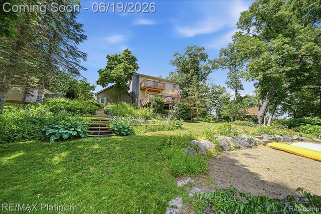 1321 Glen Oak Drive, Holly, MI 48442