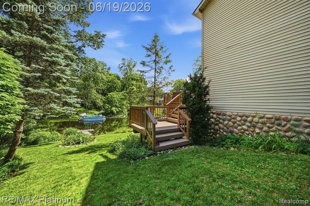1321 Glen Oak Drive, Holly, MI 48442
