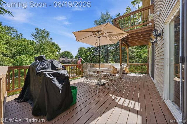 1321 Glen Oak Drive, Holly, MI 48442