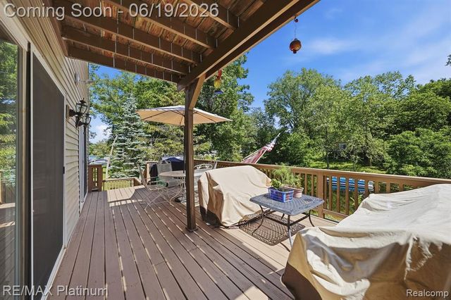 1321 Glen Oak Drive, Holly, MI 48442