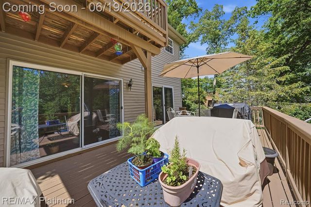 1321 Glen Oak Drive, Holly, MI 48442