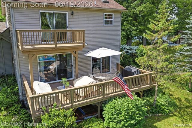 1321 Glen Oak Drive, Holly, MI 48442
